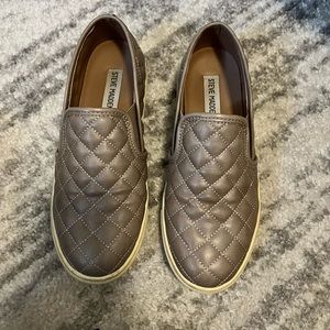 Steve Madden Taupe Slides